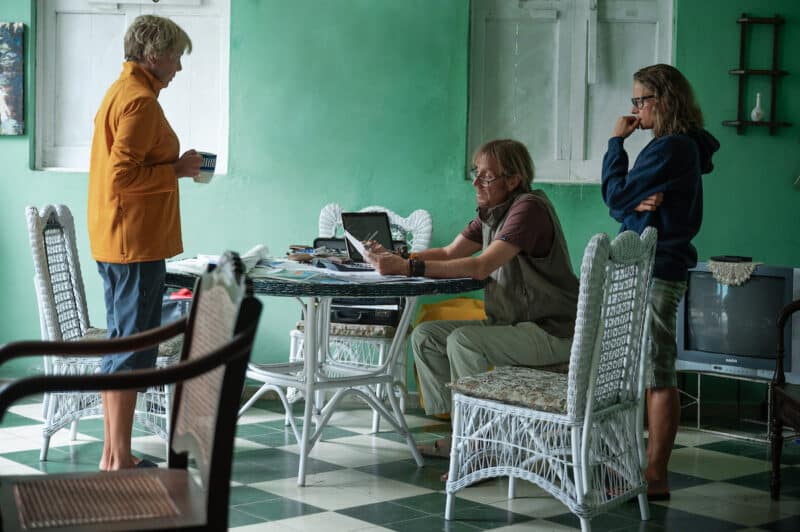 Jodie Foster en Annette Bening op de set van de film Nyad. Gebaseerd op de memoires 'Find a Way' van Diana Nyad.